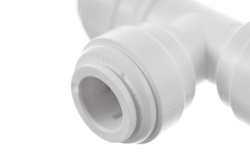 Тройник 3/8-3/8-3/8 трубка-трубка-трубка UT0606