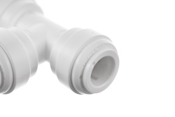 Тройник 3/8-3/8-3/8 трубка-трубка-трубка UT0606